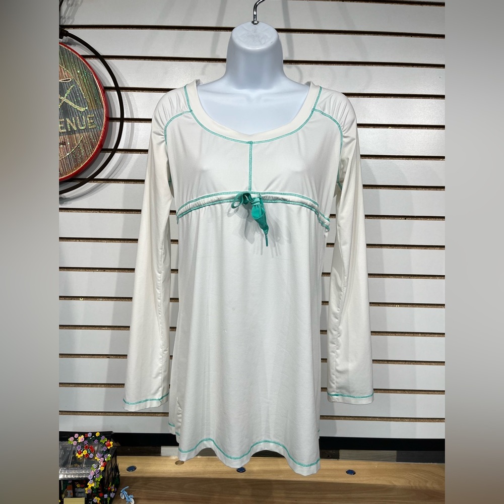 PrAna top size small - Picture 2 of 8
